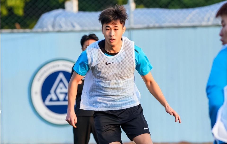 世界杯官方资讯-流年不利！中国男足26岁天才再次倒下，2年2次重伤，膝盖千疮百孔